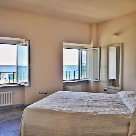 Appartamento Deluxe Con Terrazza Sul Mare 사보나 외부 사진