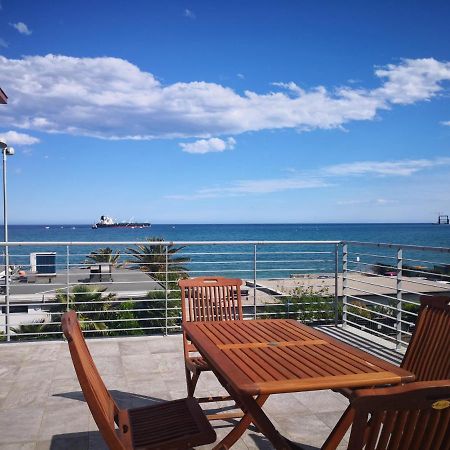 Appartamento Deluxe Con Terrazza Sul Mare 사보나 외부 사진