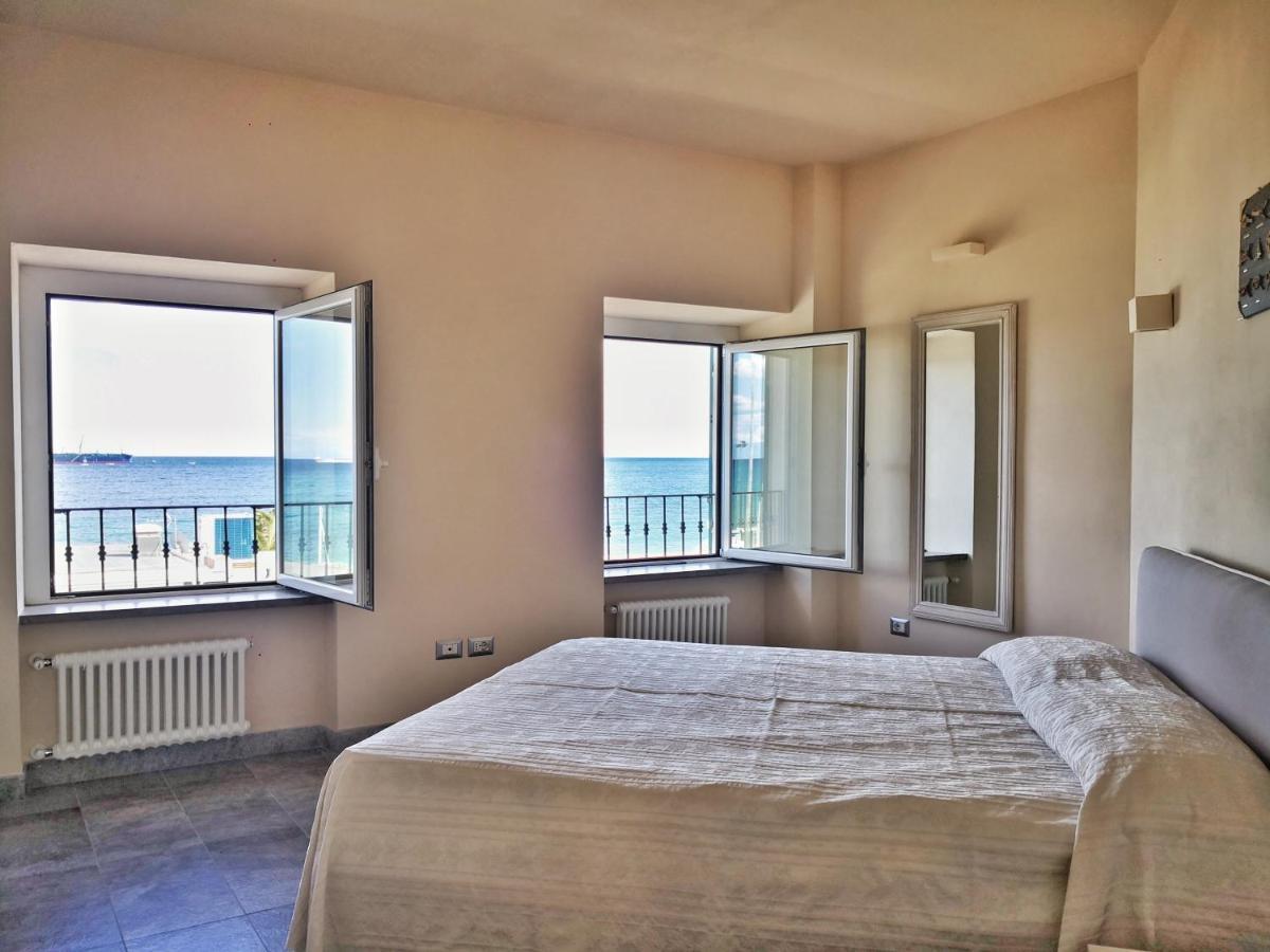 Appartamento Deluxe Con Terrazza Sul Mare 사보나 외부 사진