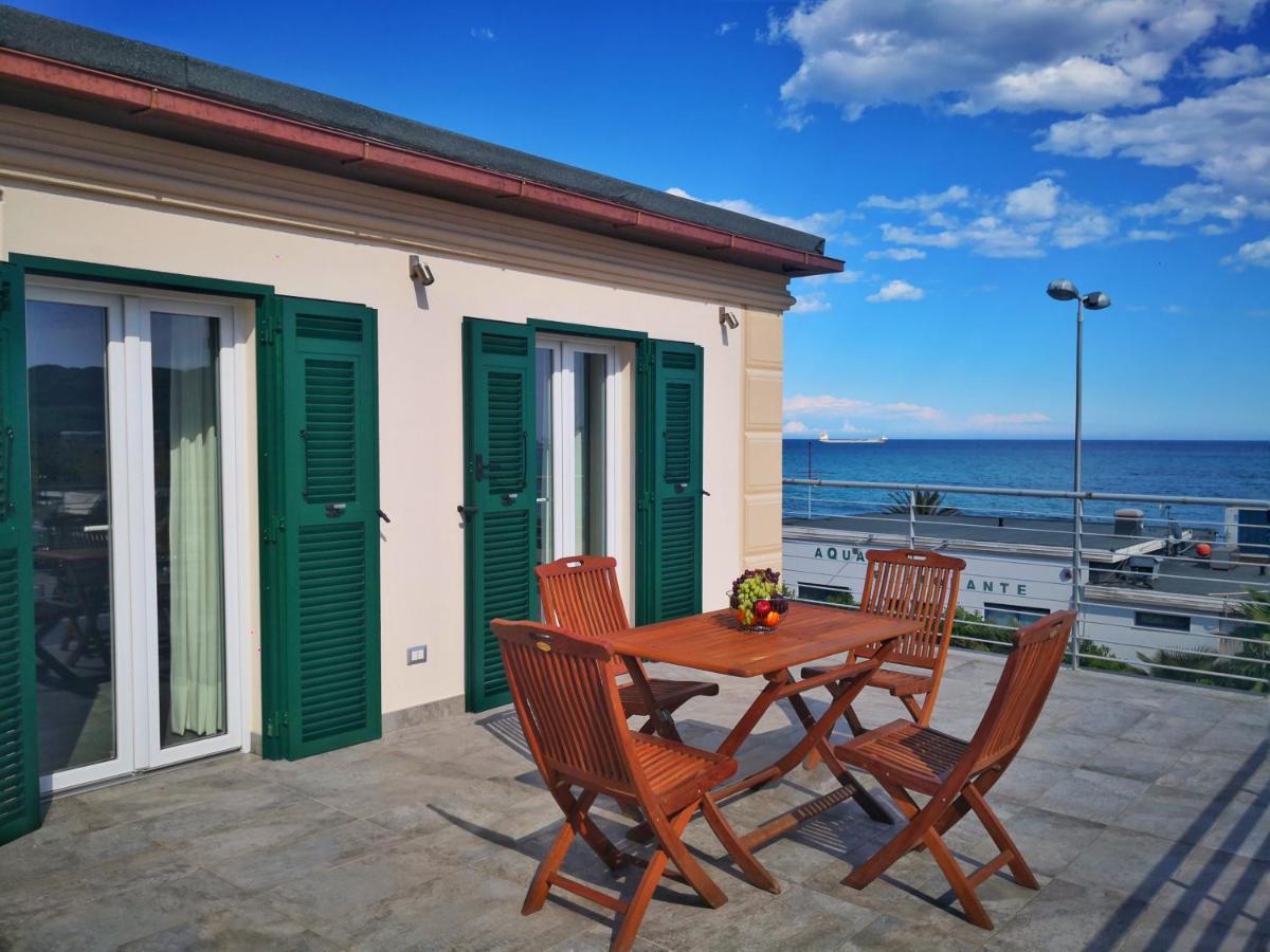 Appartamento Deluxe Con Terrazza Sul Mare 사보나 외부 사진