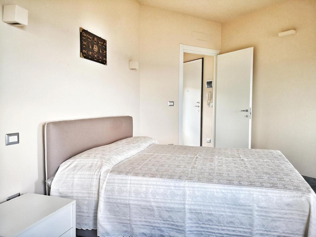 Appartamento Deluxe Con Terrazza Sul Mare 사보나 외부 사진
