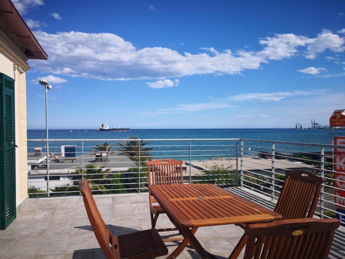 Appartamento Deluxe Con Terrazza Sul Mare 사보나 외부 사진