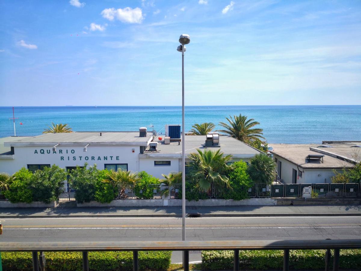 Appartamento Deluxe Con Terrazza Sul Mare 사보나 외부 사진