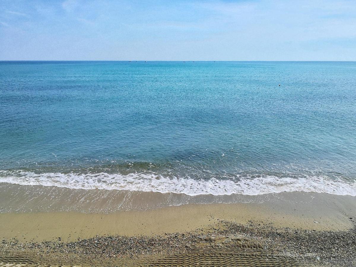 Appartamento Deluxe Con Terrazza Sul Mare 사보나 외부 사진
